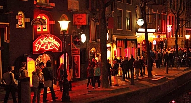 Amsterdam, “Uyuşturucu ve seks” için gidilen yer imajından kurtarılacak