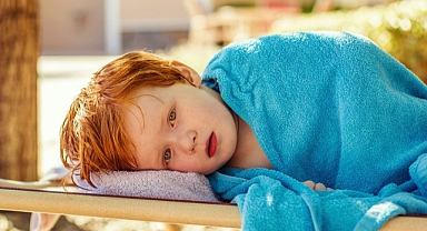 ÇOCUKLARDA GÜNEŞ ÇARPMASINA KARŞI 8 KRİTİK ÖNLEM!