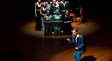 ENKA Açıkhava Tiyatrosu'nda çocuklara illüzyon, büyüklere tiyatro gösterileri