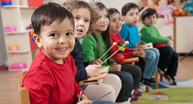 Tuzla’da 700 çocuk, anneleri ile birlikte 27 farklı branşta ücretsiz eğitimlere katılıyor