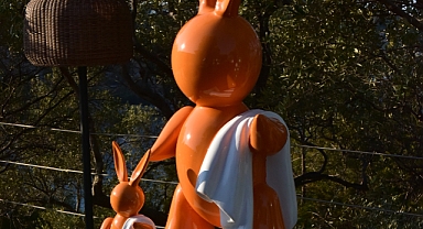 ASMER SULTANOVA TOPÇU’NUN TÜRKİYE’DEKİ İLK SERGİSİ BUNNY AND… BODRUM’DA SANATSEVERLERLE BULUŞTU