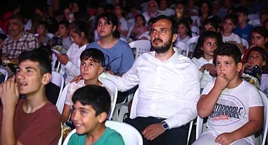Bağcılar'da yıldızlar altında sinema keyfi