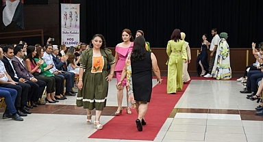 Esenyurtlu kadınlar hem tasarladı hem sergiledi