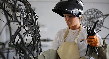 Hurda ve Atık Malzemeleri Sanat Eserine Dönüşüyor