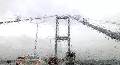 İSTANBUL'U SEL BASTI