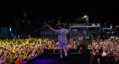 TÜRKİYE’NİN EN GENÇ FESTİVALİ ÜSKÜDAR’DA SEFO VE KOLPA RÜZGÂRI ESTİRDİ