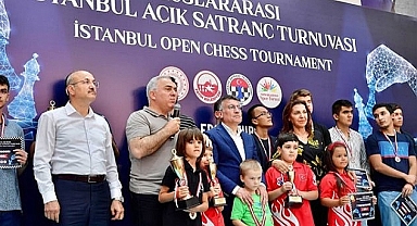 Uluslararası İstanbul Açık Satranç Turnuvası'nda ödüller sahiplerini buldu