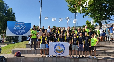 Uluslararası Yüzme Yarışları'nda 13 Kupa Avcılar'ın