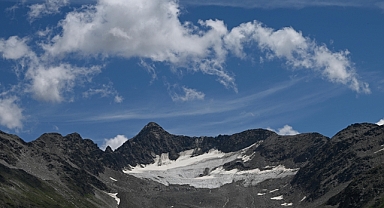 Bu yıl İsviçre'deki buzulların yüzde 6'sı eridi