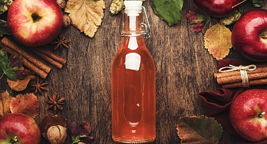 Sindirim sorunlarını bitiriyor: Elma ve tarçınlı detoks suyu