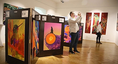 Viyana Yunus Emre Enstitüsü’nde 20 ülkeden 38 sanatçının eserleri sergilendi