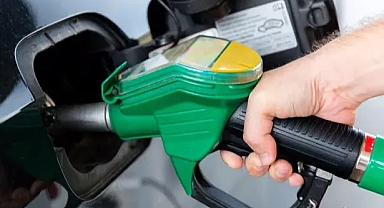 Akaryakıta büyük indirim! Yeni fiyat pompaya yansıdı