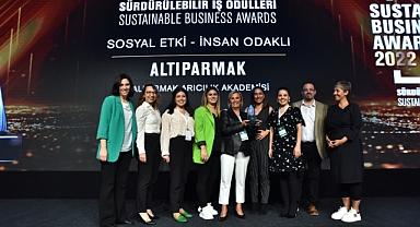 Balparmak Arıcılık Akademisi Sürdürülebilir İş Ödülleri’nden Ödülle  Döndü