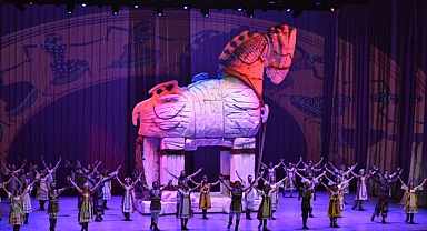 Beyoğlu Kültür Yolu Festivali’nde “Cumhuriyet’in 100. yılına armağan” eserler tanıtıldı