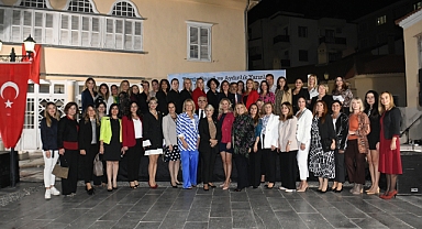 Bornova'da “Temiz Enerji ve Aydınlık Yarınlar” yarışması ödül töreni