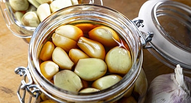 Bu etkisine kimse inanamıyor! 7 gün boyunca ballı sarımsak yerseniz...