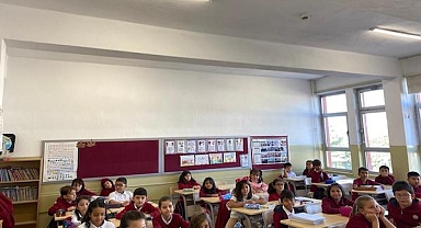 Çevre dostu okul enerjisini güneşten, suyunu yağmurdan alıyor