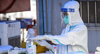 Çin'de 'solunabilir' Kovid-19 aşısı uygulanmaya başladı