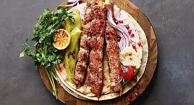 Evde Adana Kebap Nasıl Yapılır ? 
