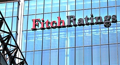 Fitch, İngiltere ekonomisi gelecek yıl yüzde 1 küçülecek