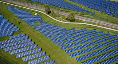 Sürdürülebilir enerji yatırımları dünya ekonomisindeki zorluklara rağmen artıyor