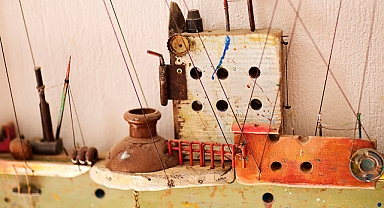 ATIK MALZEMELERLE YARATILAN HİKAYELER, SANATSEVERLERİN YENİ GÖZDESİ