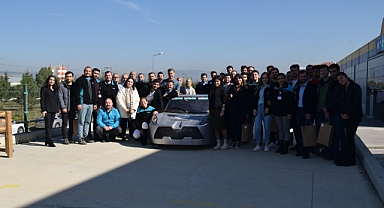 Ayvaz'ın elektrikli otomobili Yorglass'ın Bolu fabrikasında