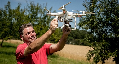Çevre koruma için dronlar meyve bahçelerini izledi