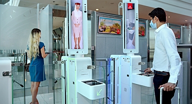 Emirates, Dubai Havalimanı’ndaki uluslararası ziyaretçi işlemlerini hızlandırmak için İkamet ve Yabancılar İşleri Genel Müdürlüğü ile önemli bir biyometrik veri anlaşması imzaladı
