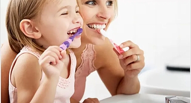 Fırçalama ilk süt dişi ile başlamalı…