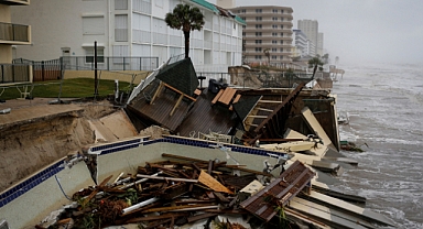 Florida’daki Nicole Kasırgasında 2 kişi hayatını kaybetti