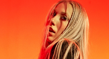 HEM YÖNETTİ HEM OYNADI!