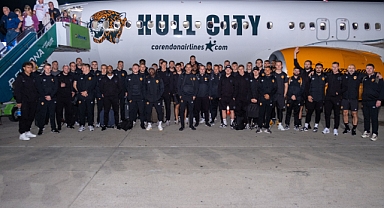 HULL CITY YÜZLERCE TARAFTARIYLA BİRLİKTE CORENDON AIRLINES İLE ANTALYA’YA GELDİ