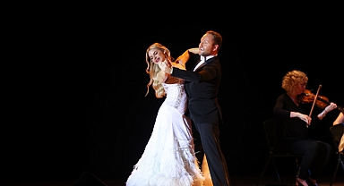 İŞ SANAT’TA FRANK SINATRA ŞARKILARI YANKILANDI