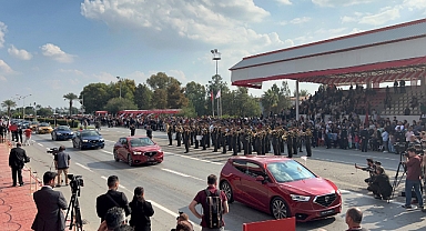 KKTC’nin 39’uncu kuruluş yıl dönümü kutlamalarında, ülkenin milli otomobili GÜNSEL, ilk modeli B9’un 13 prototipi ile Cumhuriyet kortejinde!