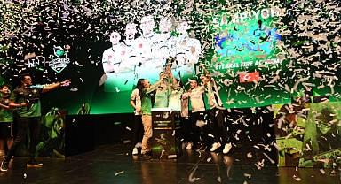 Yılın espor turnuvası Intel Monsters Reloaded 2022'nin finalleri nefes kesti