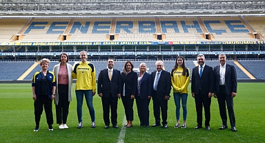 Yükselen Çelik Fenerbahçe Alagöz Holding Kadın Basketbol Takımı’nın  Resmi Sponsoru oldu