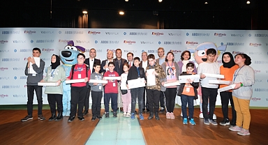 Abdi İbrahim’den kuruluşunun 110’uncu yılında 110 görme engelli öğrenciye akıllı baston 