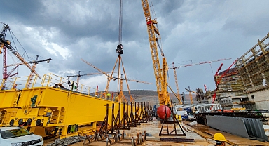 AKKUYU NGS’NİN 1’İNCİ ÜNİTESİNE AİT TÜRBİN BİNASINDA İLK KÖPRÜLÜ VİNCİN MONTAJINA BAŞLANDI