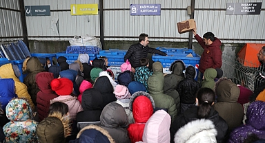 İbn-i Sina İlkokulu öğrencilerine, Kapaklı Belediyesi Atık Getirme Merkezi'nde 