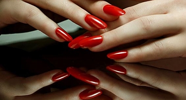 2023’ E DAMGA VURACAK TIRNAK TRENDLERİNİ AÇIKLADI!   CESARET VE NEŞENİN RENGİ TIRNAKLARLA BULUŞACAK!