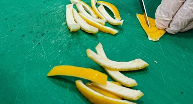 Adana'da meslek lisesi öğrencileri sebzelerin kabuklarını da lezzete dönüştürüyor