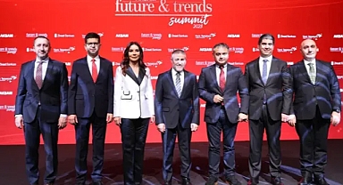 Bakan Nebati'den ekonomi mesajı: Türkiye güçlü ilerleyişini yeni zirvelere taşımıştır