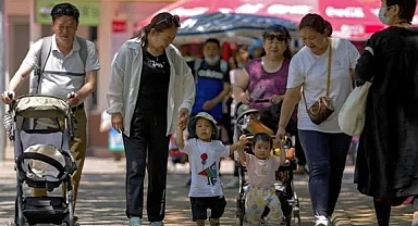 Çin'in nüfusu, 2022'de 800 bin kişi azalarak, 1961'den bu yana ilk kez geriledi