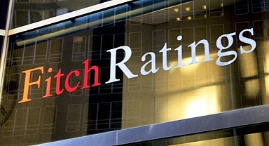 Fitch Yunanistan'ın kredi notunu yükseltti