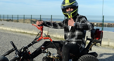 Geri dönüşüme gönderilen demirlerden kendi motosikletini yaptı