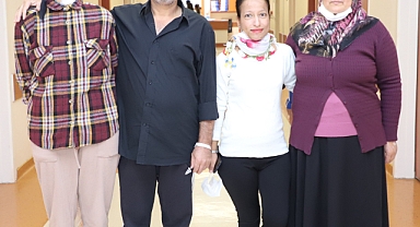 -HASTA ZEYNEP YILMAZER: “AMELİYATTAN 12 SAAT SONRA BİLE KENDİMİ ÇOK RAHAT HİSSETTİM”  