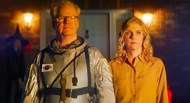 Jim Gaffigan, gizemli roketler ve fantastik tuhaflıklar: Linoleum