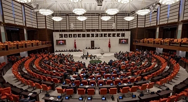 Kamuda çalışan sözleşmelilere kadro teklifi Komisyon'da kabul edildi