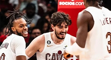 Milli oyuncularımızın kapışmasında kazanan Cedi Osman!